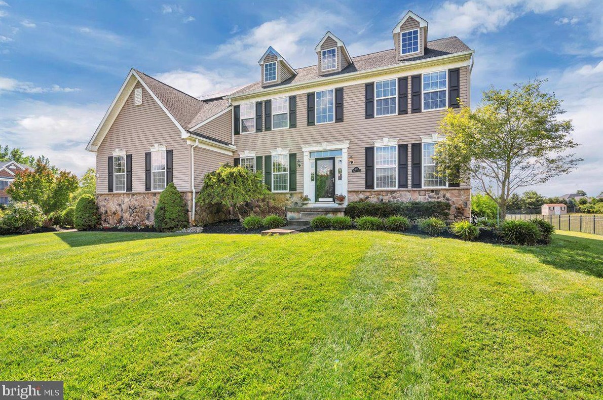 302 Rabbit Ct, Harrison Township, NJ 08062
