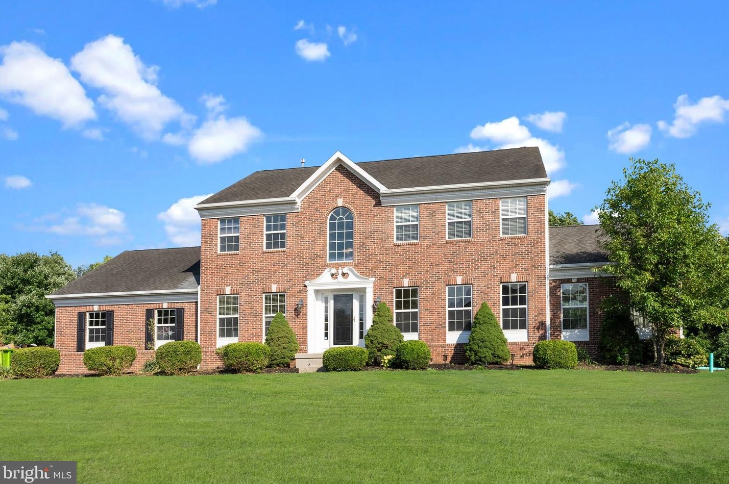 13 Victoria Dr, Swedesboro, NJ 08085