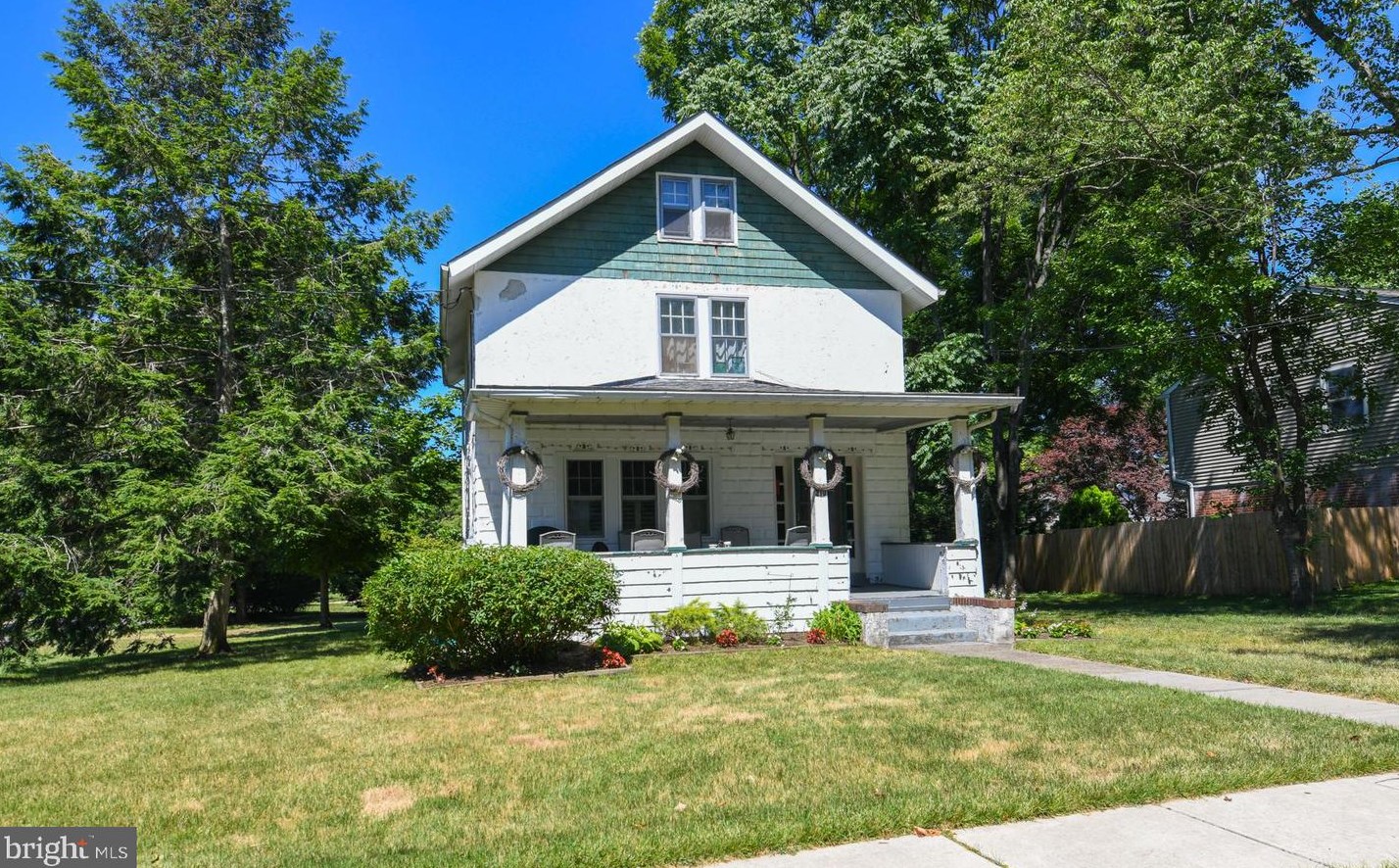 210 Clinton Ave, Wenonah, NJ 08090-1914