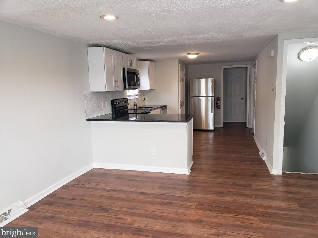 274 Park Ave, West Deptford, NJ 08093