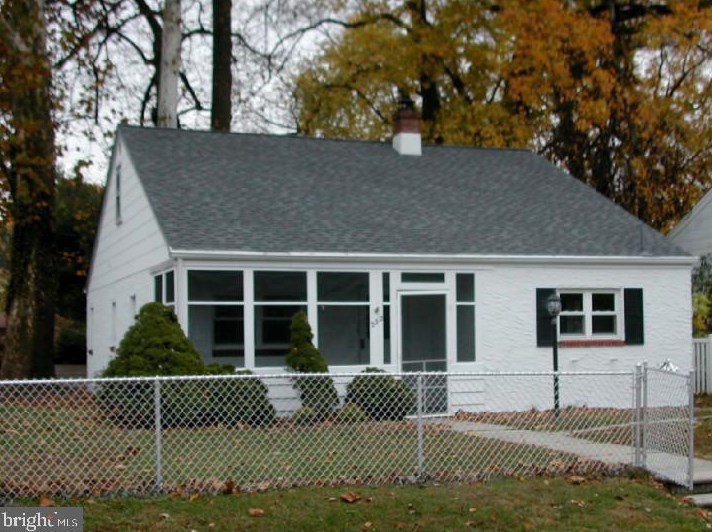 232 S Maple St, West Deptford, NJ 08096