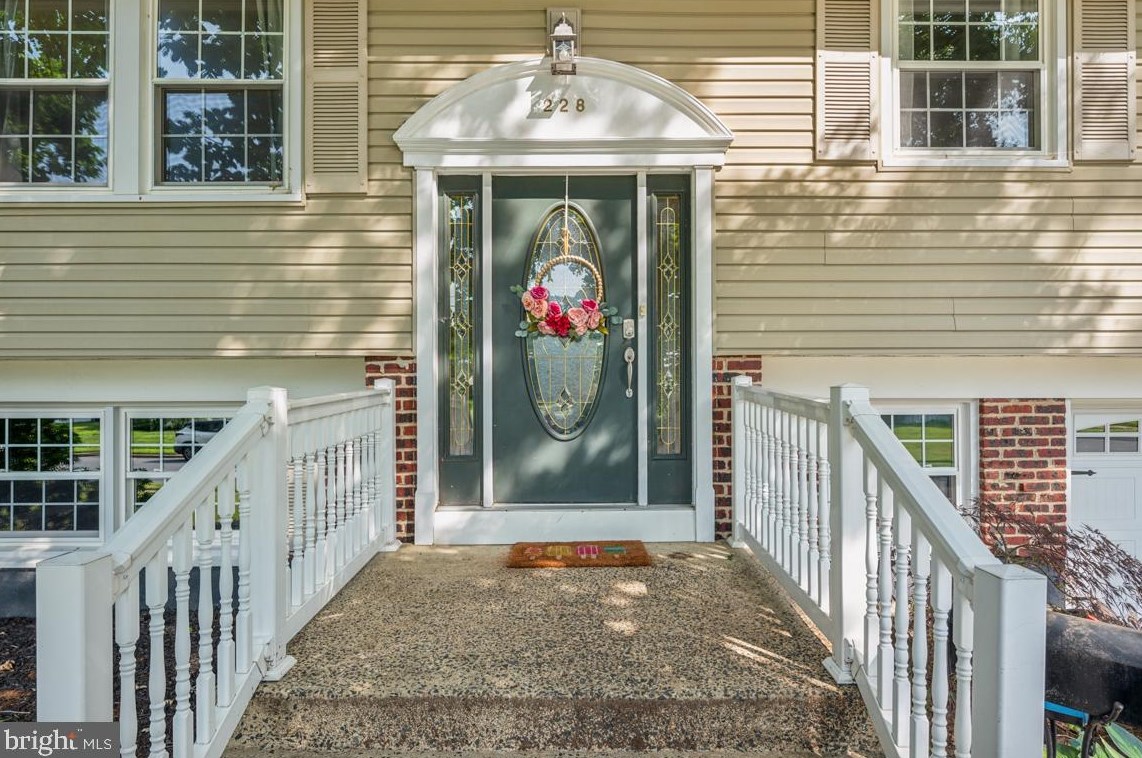 228 Wedgewood Dr, Blenheim, NJ 08012