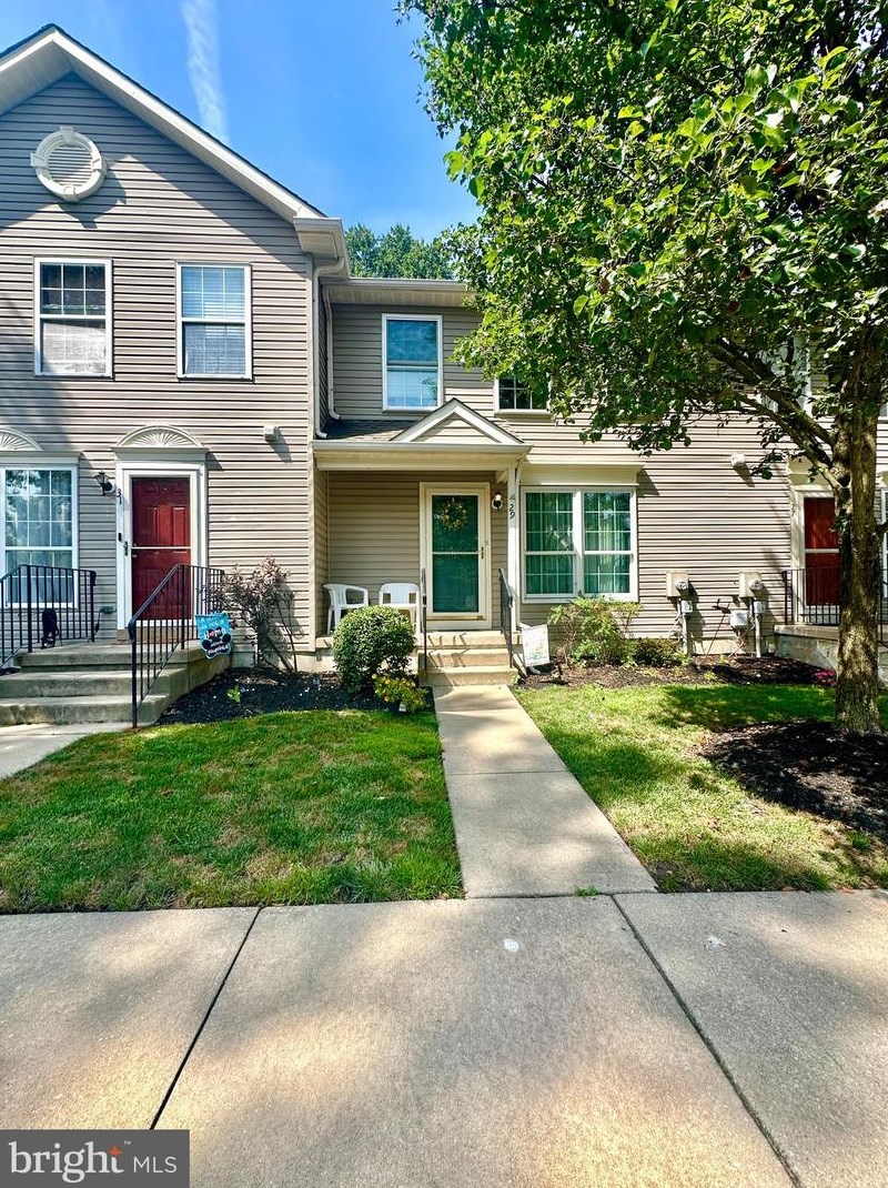 29 Woodbrook Dr, West Deptford, NJ 08051