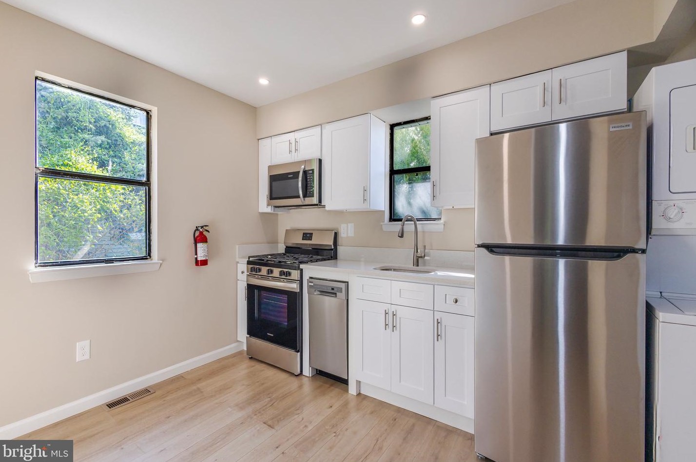 207 Station Ave, West Deptford, NJ 08093