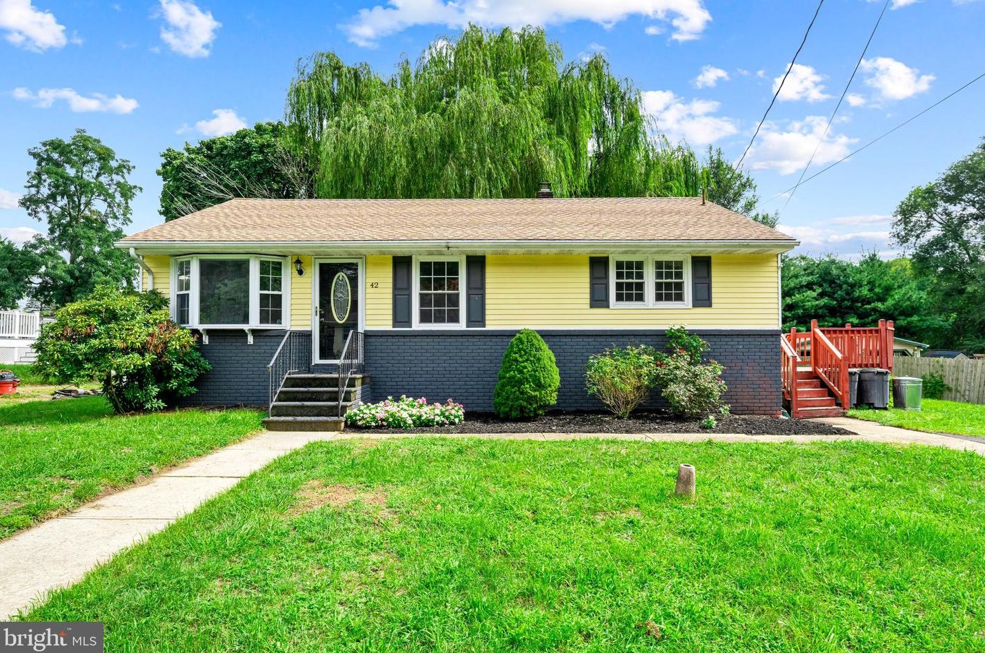42 Trilby Ave, West Deptford, NJ 08093