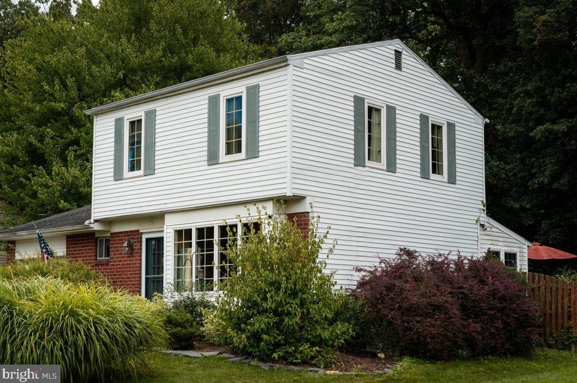 375 Montgomery Dr, West Deptford, NJ 08051