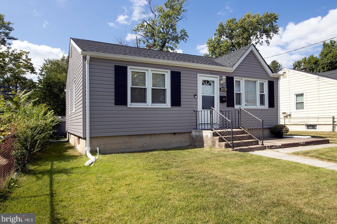 695 N Evergreen Ave, West Deptford, NJ 08096