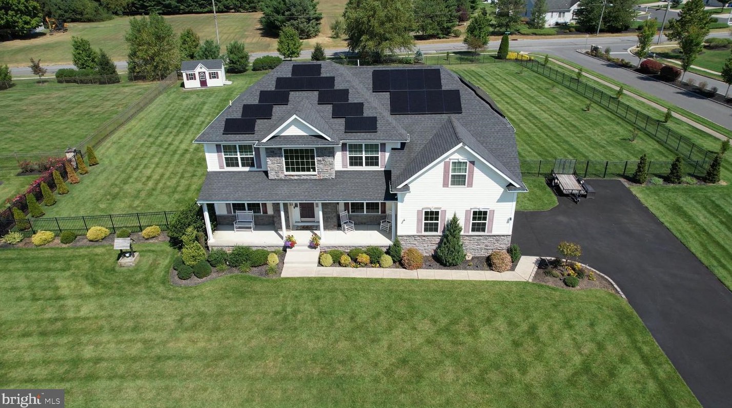 4 Palomino Cir, West Deptford, NJ 08051