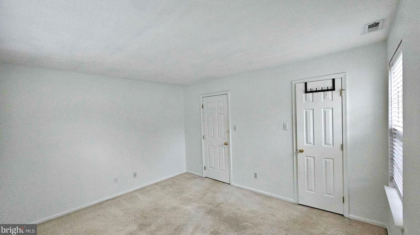 1195 Tristram Cir, West Deptford NJ  08051-2264 exterior