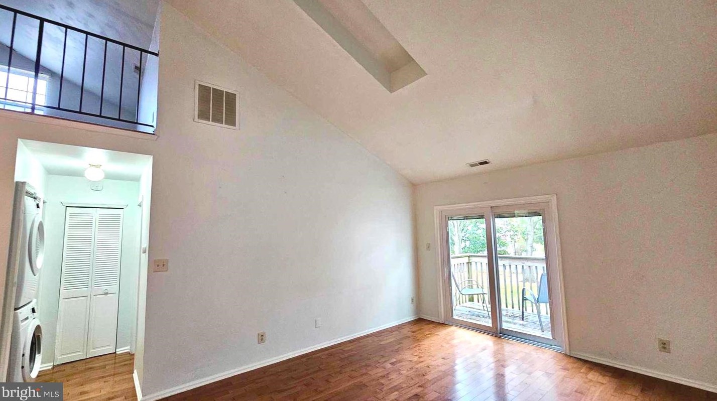 1195 Tristram Cir, West Deptford, NJ 08051