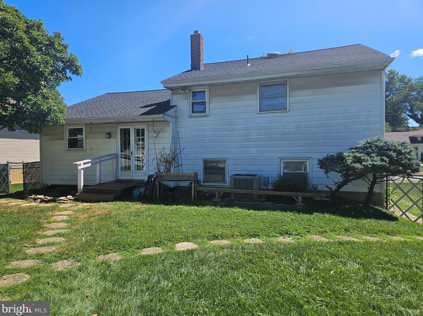 11 Redwood Dr West, West Deptford, NJ 08096