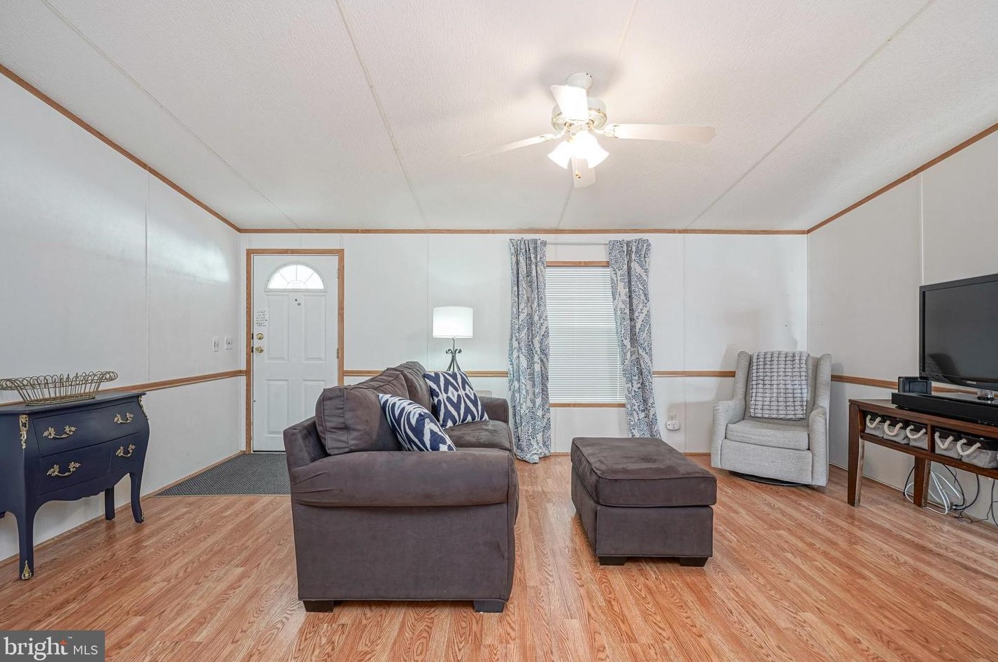 217 Tony Cir, West Deptford, NJ 08051