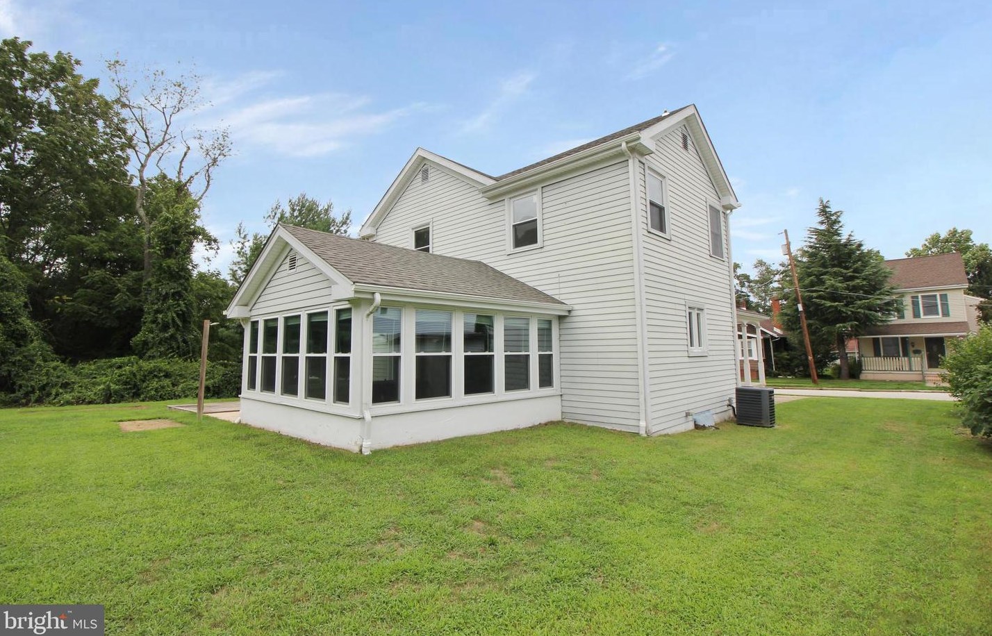 42 Chestnut St, West Deptford, NJ 08051