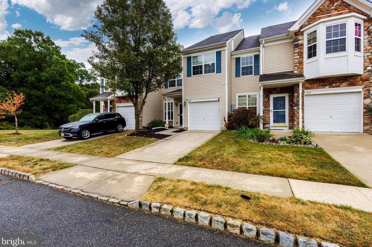 321 Chancellor Dr, West Deptford, NJ 08096