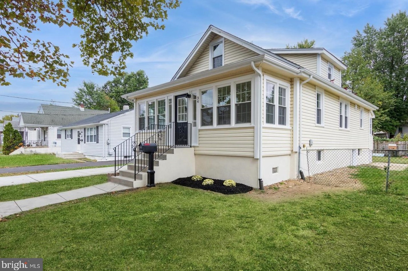 34 Hess Ave, West Deptford, NJ 08096