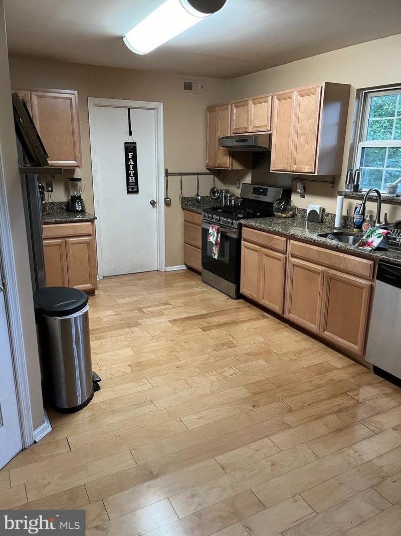 131 Talon Ln, West Deptford, NJ 08093