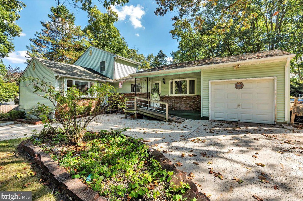 1761 5th St West, West Deptford, NJ 08086