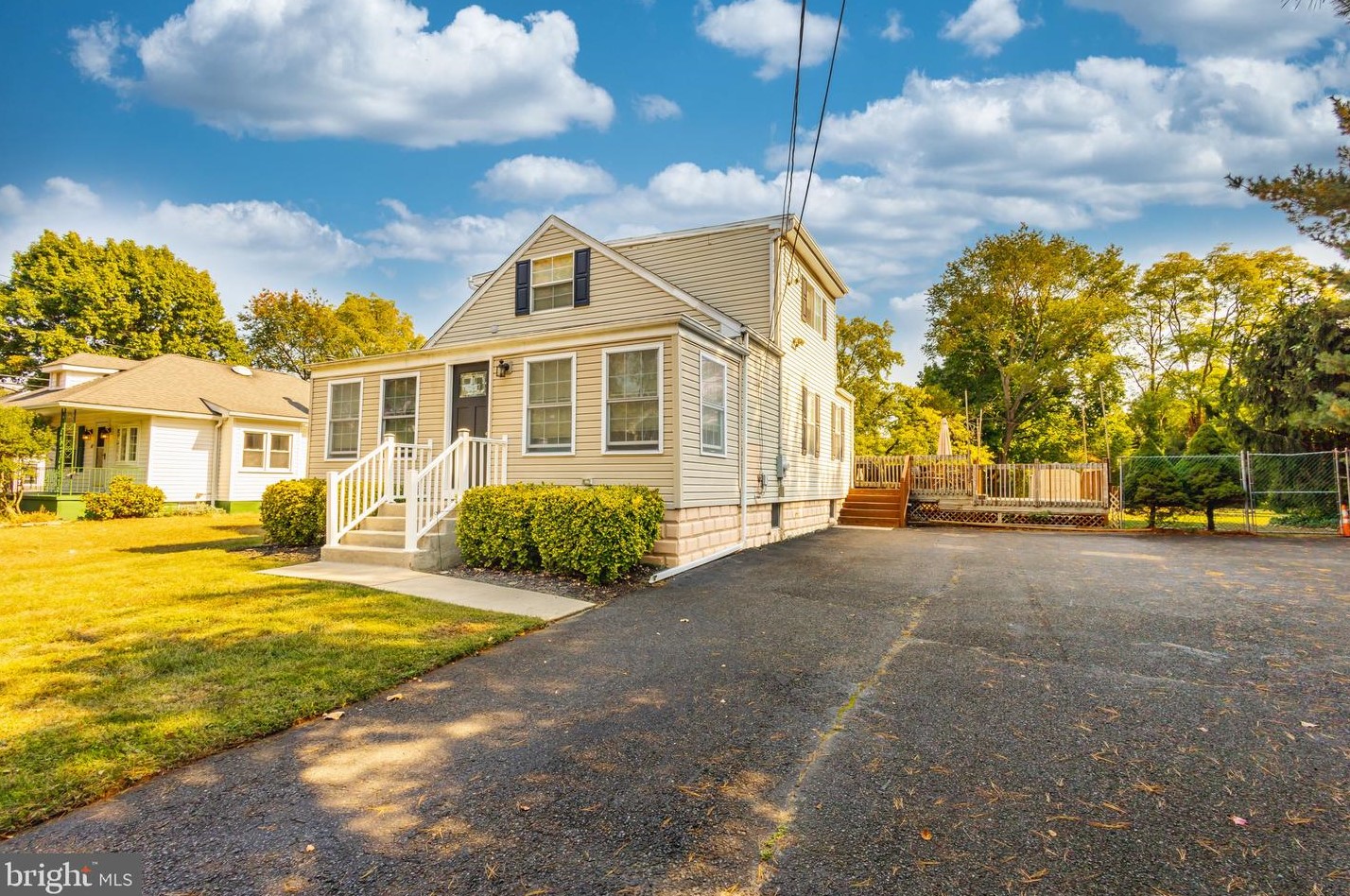 37 Andaloro Way, West Deptford, NJ 08093