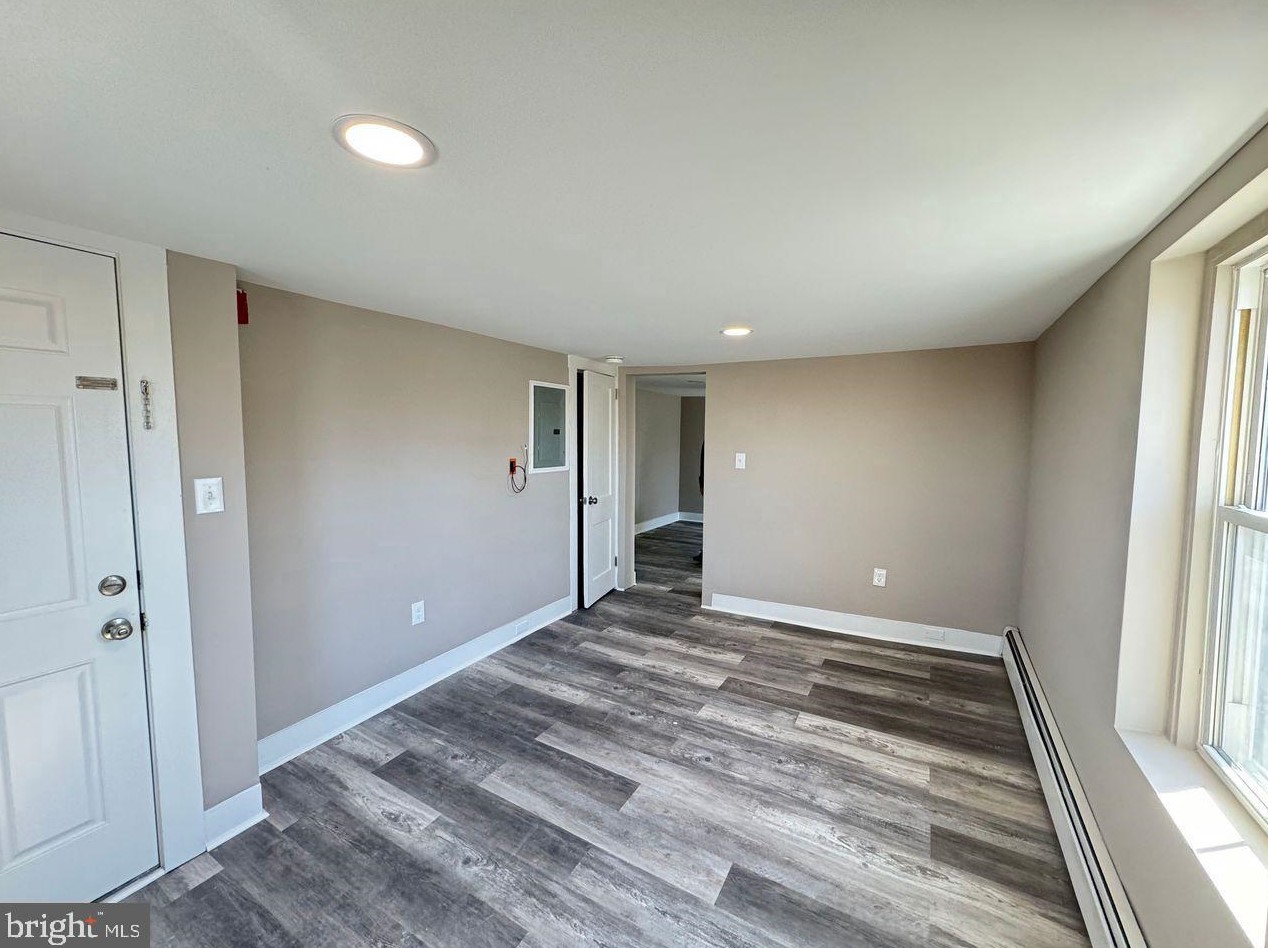 121 N Broad St, West Deptford, NJ 08096