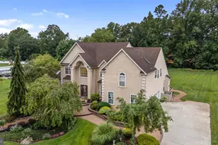 195 Hunters Run, Swedesboro, NJ 08085 - Photo 2