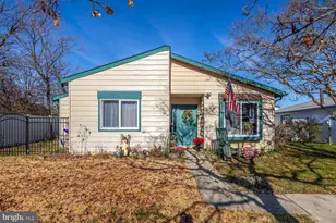 17 Hickory Ln, Swedesboro, NJ 08085 - Photo 2