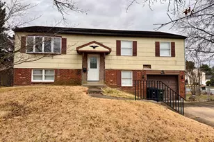 1051 Bradford Dr, Monroe Township, NJ 08094 - Photo 2