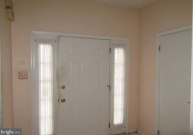 40 Winterberry Ct, Aura, NJ 08028-2805