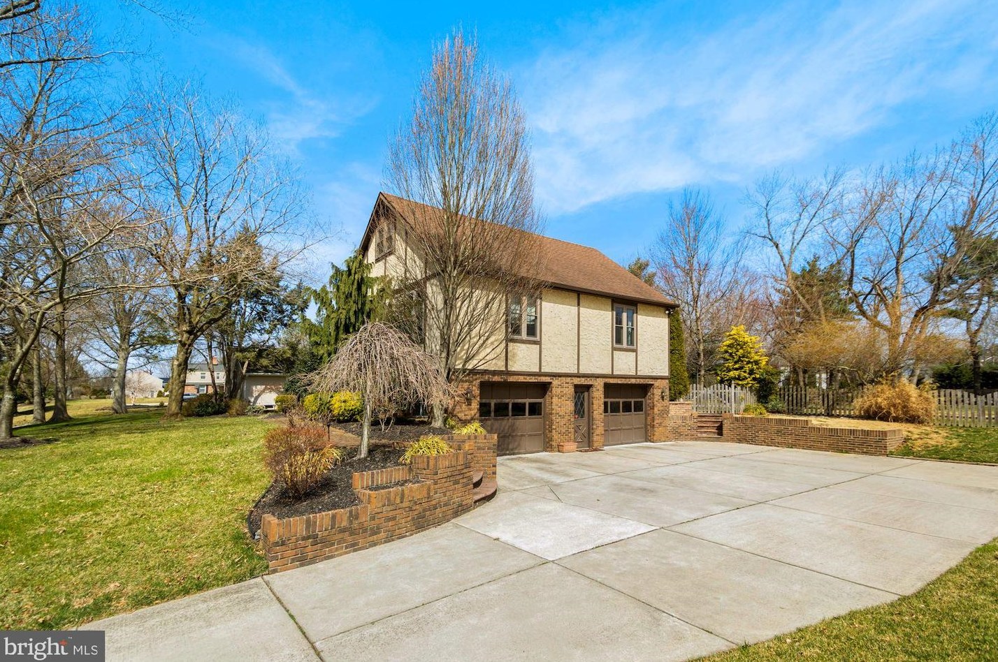 16 Bodo Otto Dr, Mickleton, NJ 08056-1416