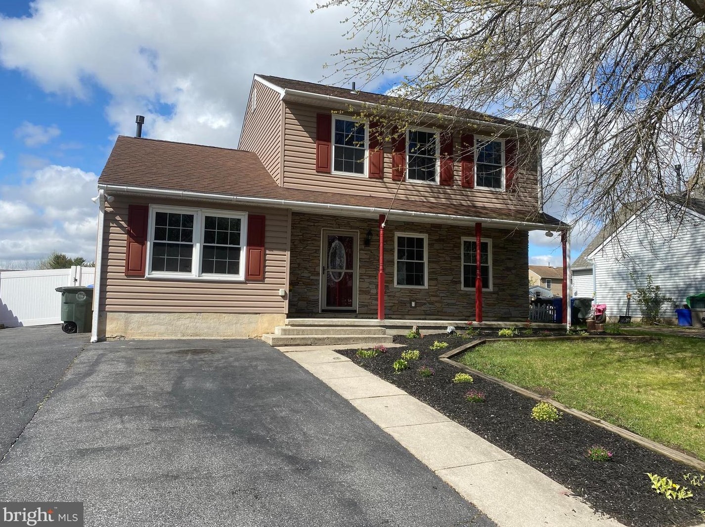 313 Whethersfield Dr, Aura, NJ 08028-9640
