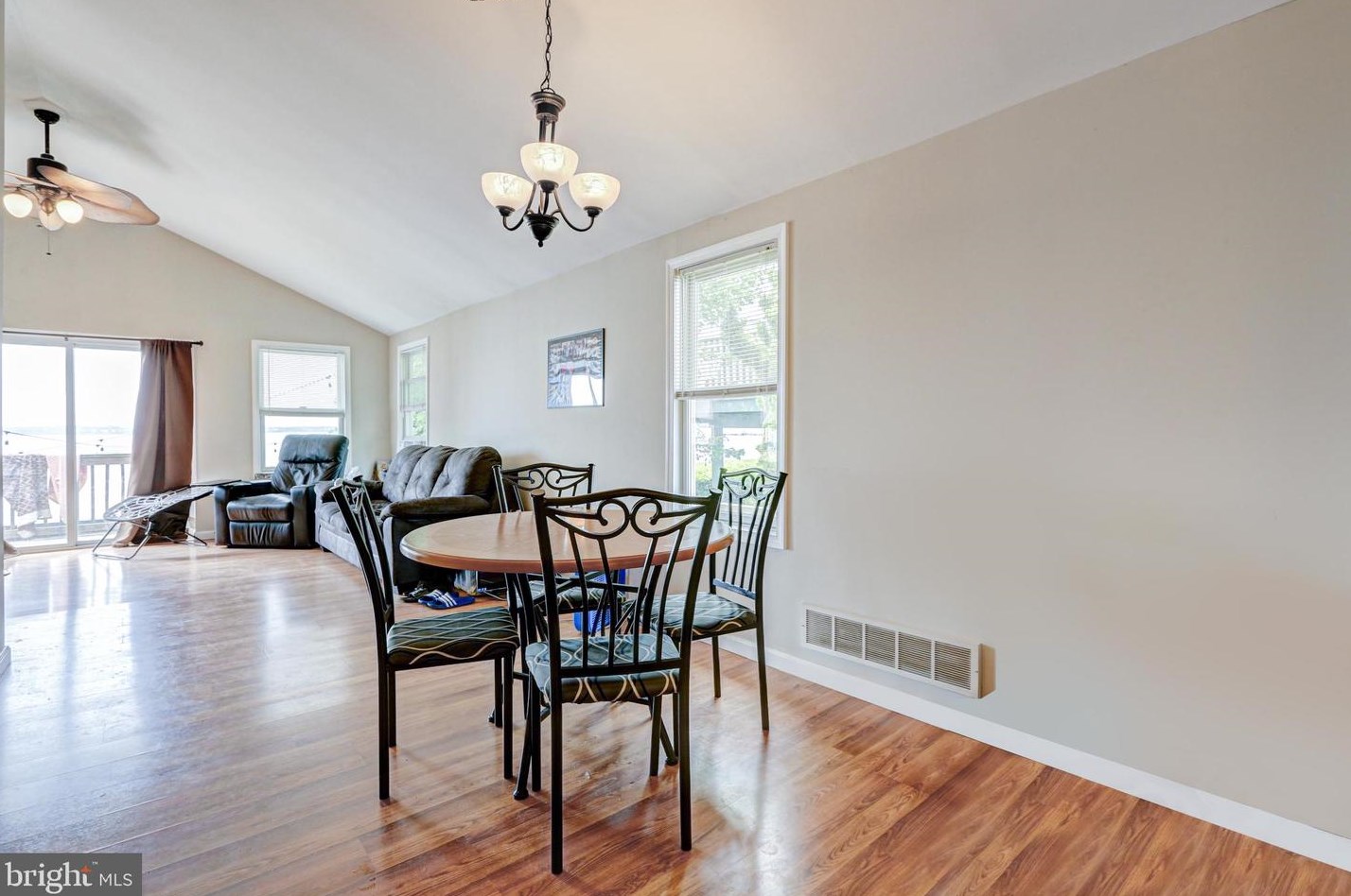 79 Enlow Pl, Pennsville NJ 08070-2003 exterior