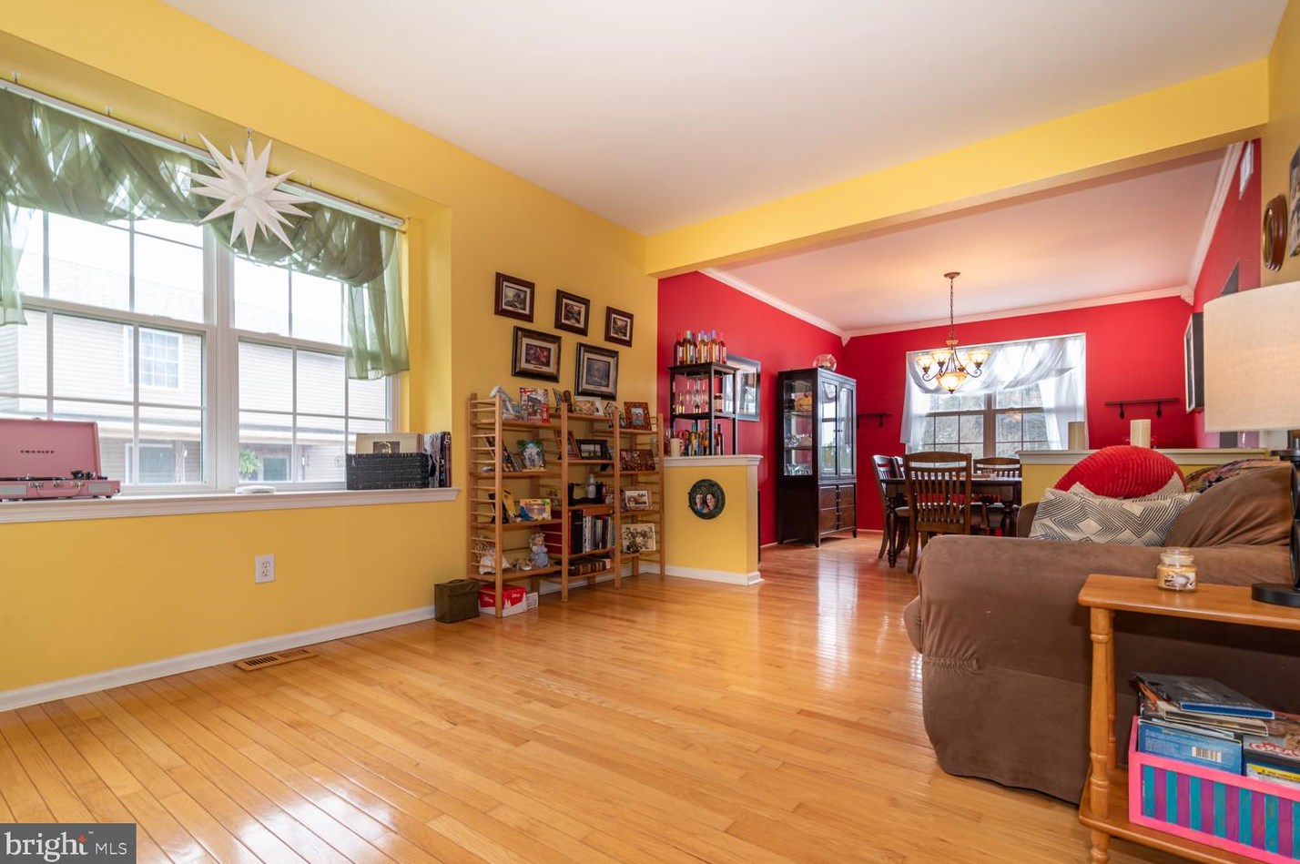13 End Ave, Carneys Point Township, NJ 08069-2249