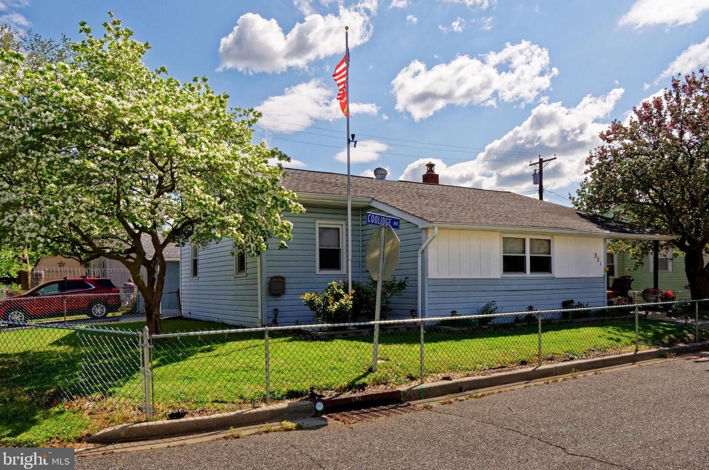 321 Coolidge Ave, Carneys Point Township, NJ 08069-2432