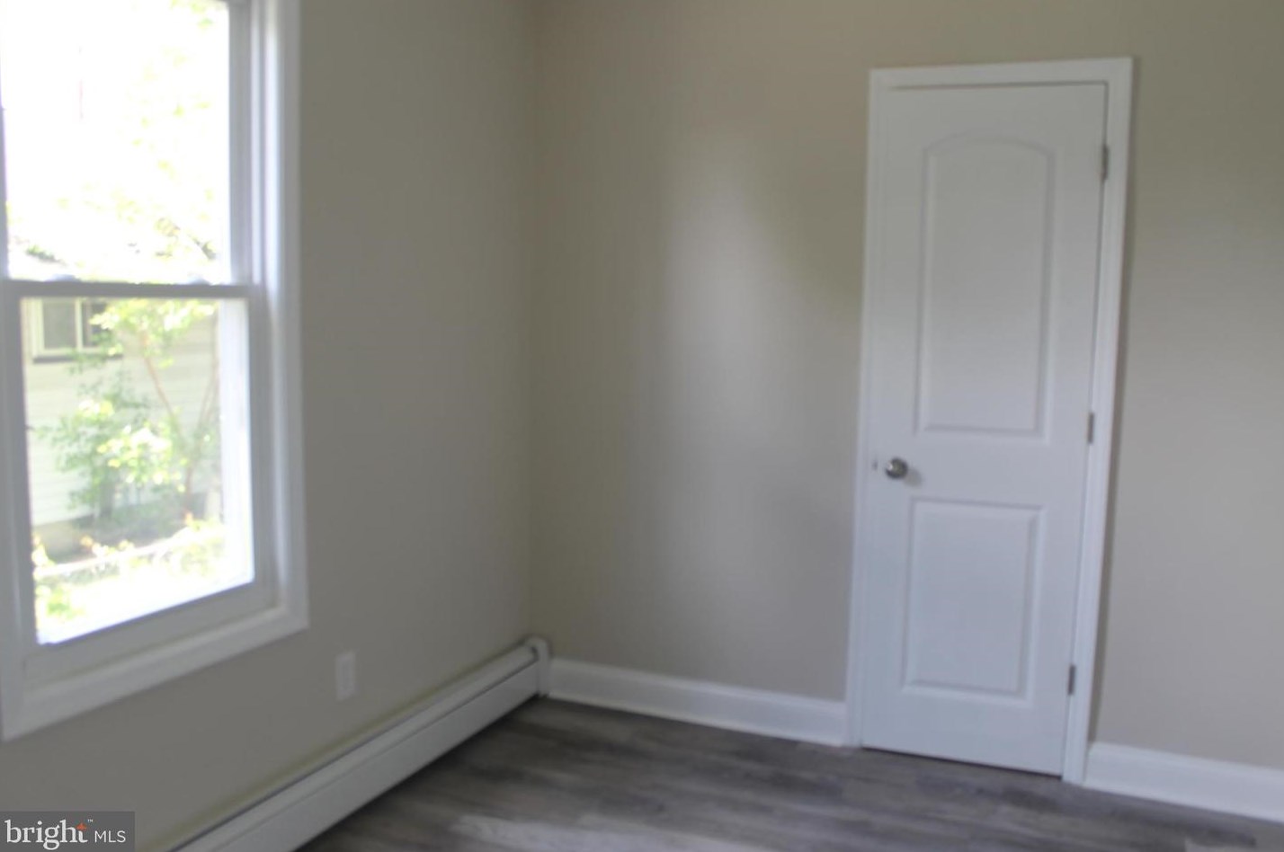 270 B St, Carneys Point Township NJ  08069-2324 exterior