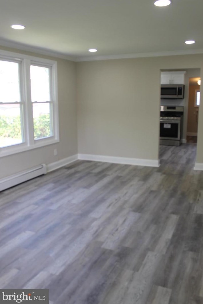 270 B St, Carneys Point Township NJ  08069-2324 exterior