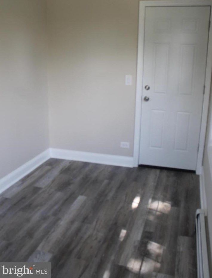 270 B St, Carneys Point Township NJ  08069-2324 exterior