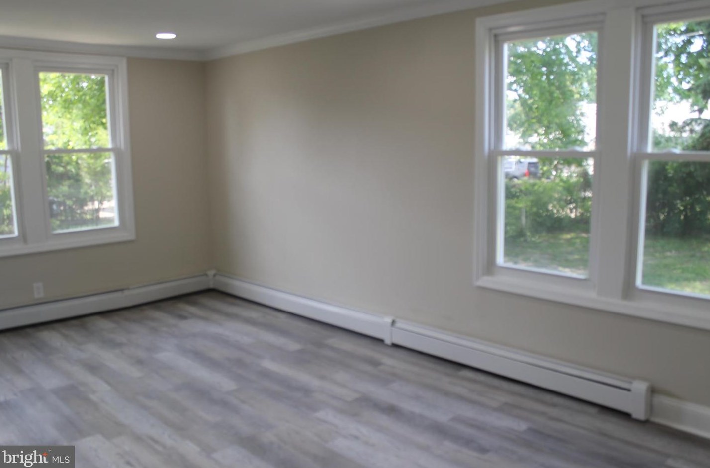 270 B St, Carneys Point Township NJ  08069-2324 exterior