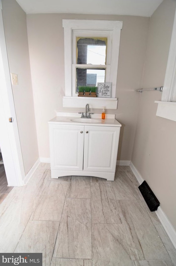 310 Broadway, Pennsville NJ  08070-1248 exterior