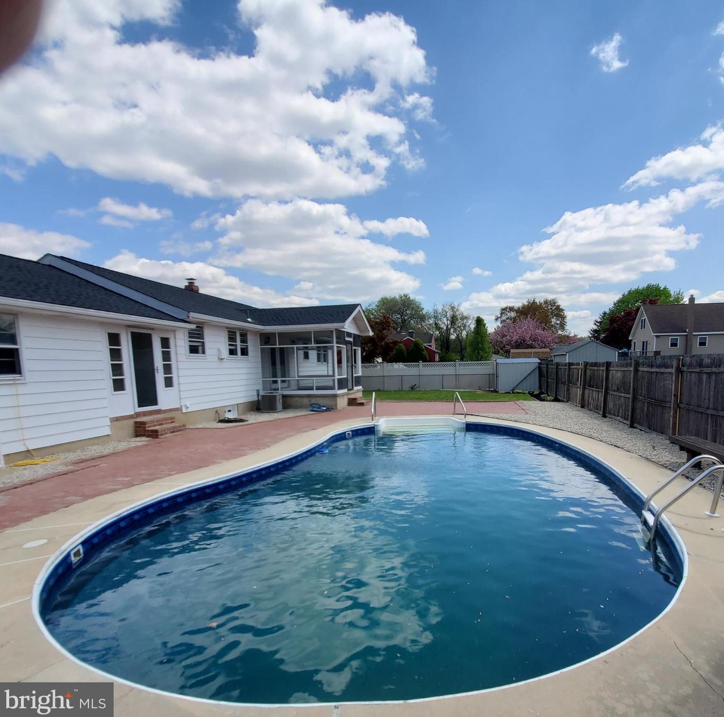5 Cornell Rd, Pennsville NJ  08070-2705 exterior