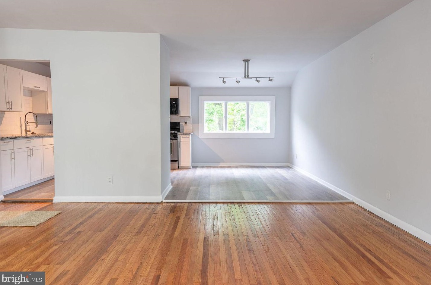 290 Justice Dr, Carneys Point Township, NJ 08069-2610