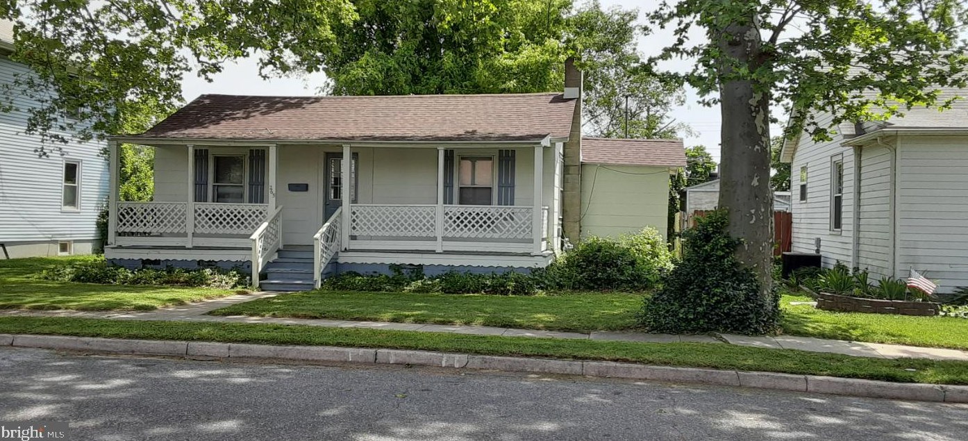 265 B St, Carneys Point Township, NJ 08069-2321