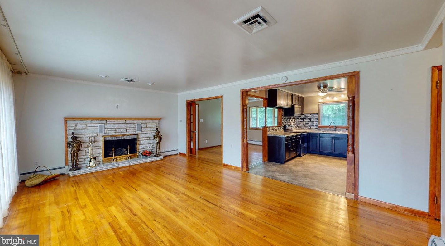 312 Highland Ave, Carneys Point Township, NJ 08069-9706