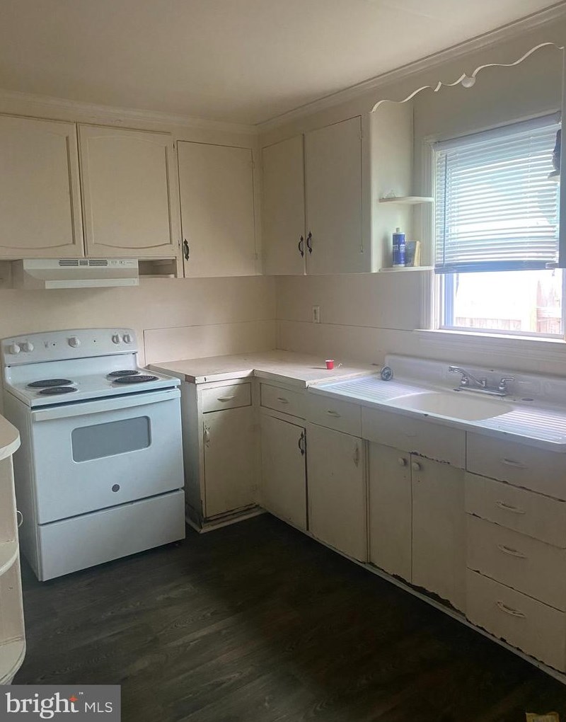 70-70 Pitman St, Carneys Point Township, NJ 08069