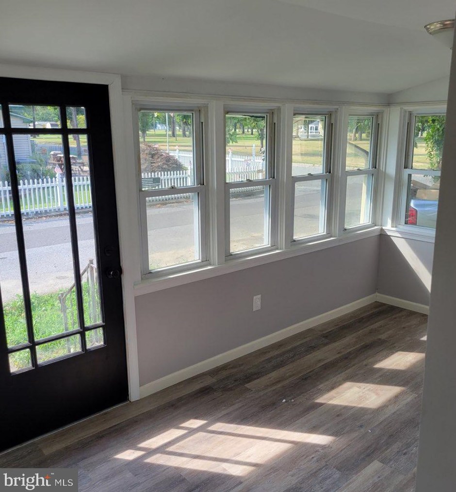 237 C St, Carneys Point Township NJ  08069-2103 exterior