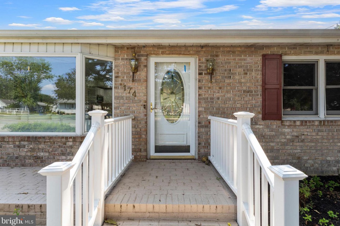 174 Morningside Dr, Pennsville NJ 08070-3046 exterior