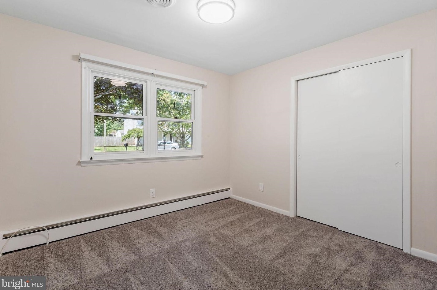 174 Morningside Dr, Pennsville NJ 08070-3046 exterior