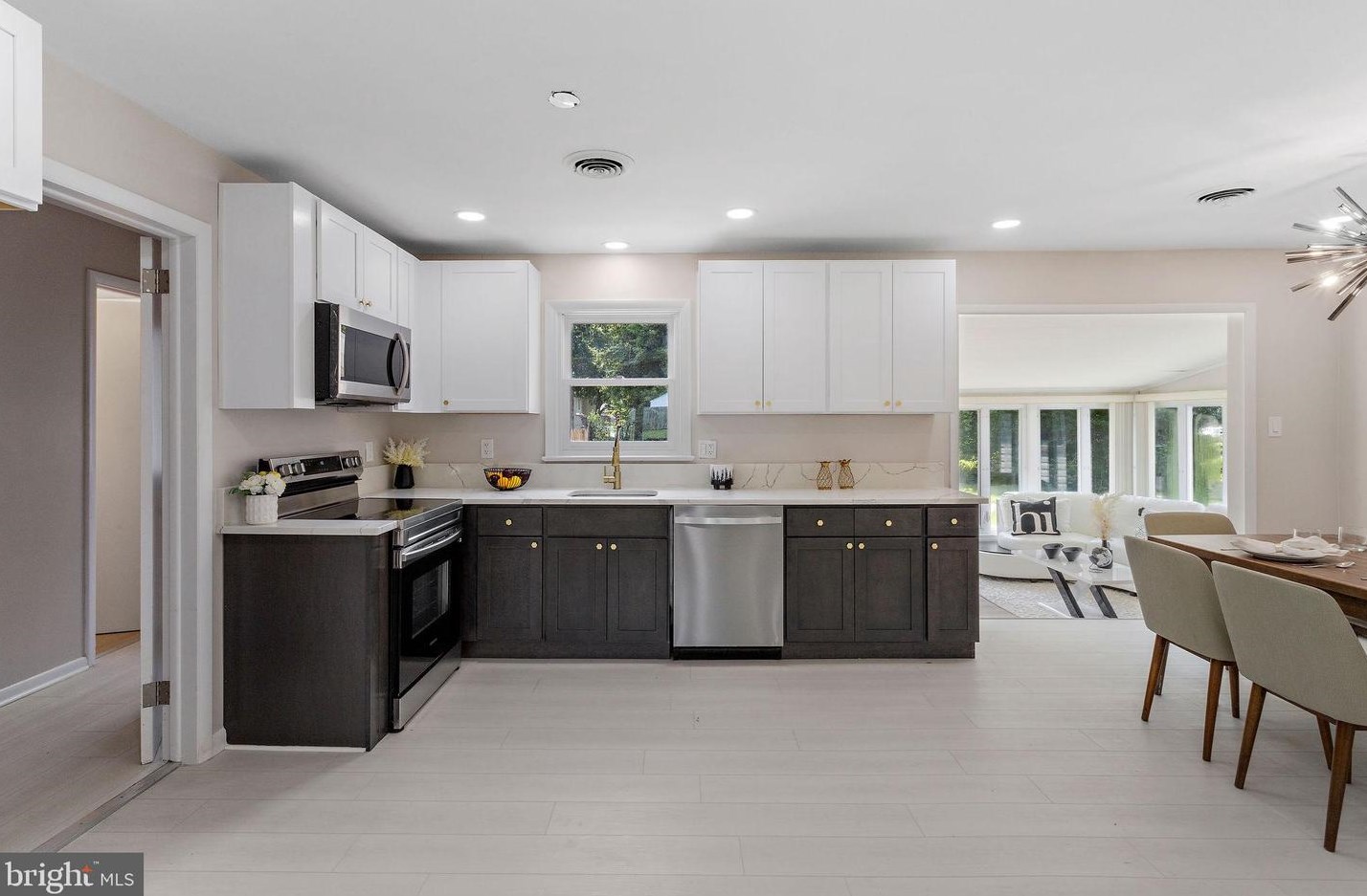 174 Morningside Dr, Pennsville, NJ 08070-3119