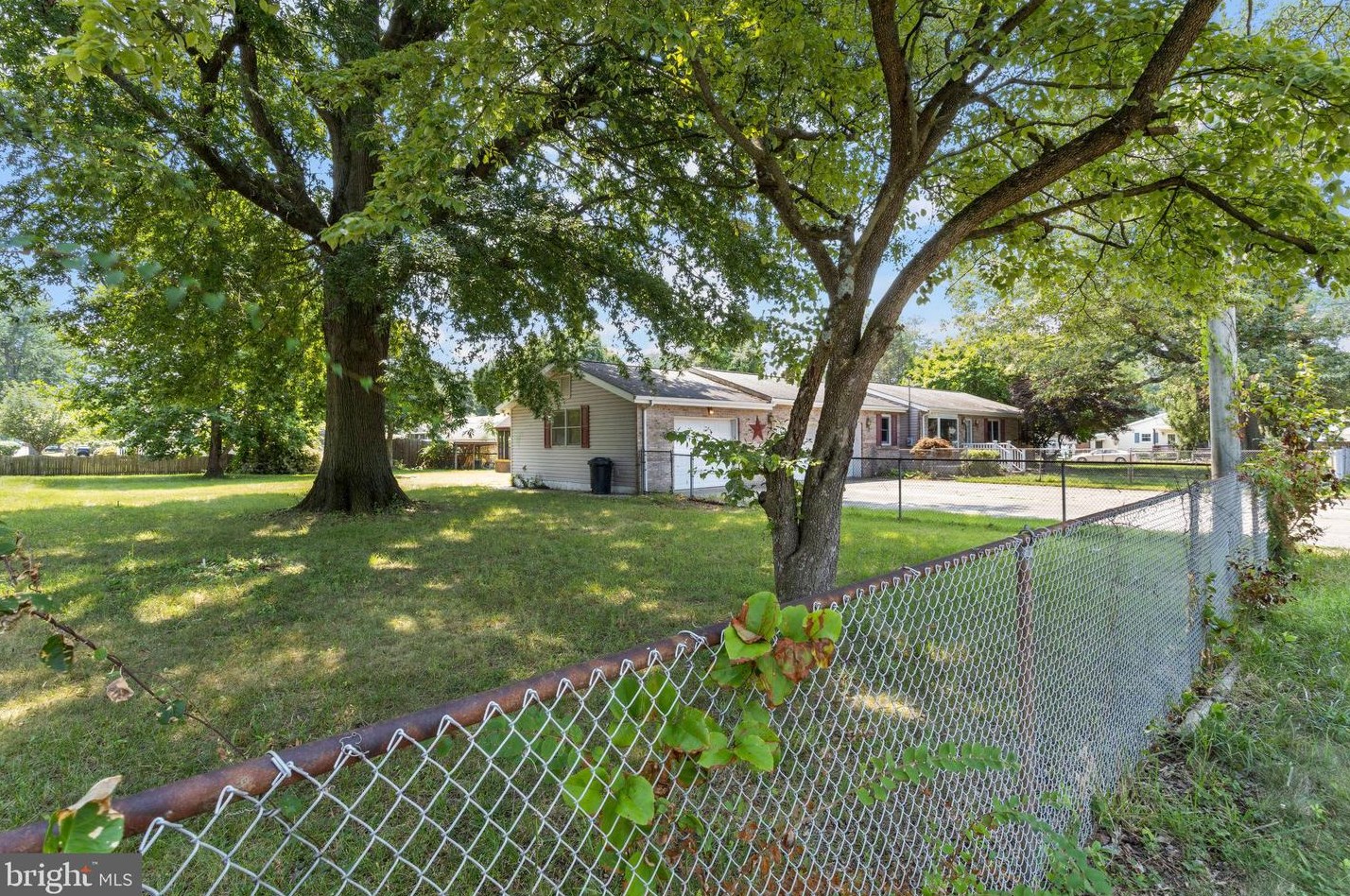 174 Morningside Dr, Pennsville NJ 08070-3046 exterior