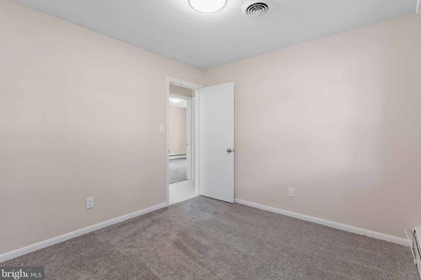 174 Morningside Dr, Pennsville NJ 08070-3046 exterior