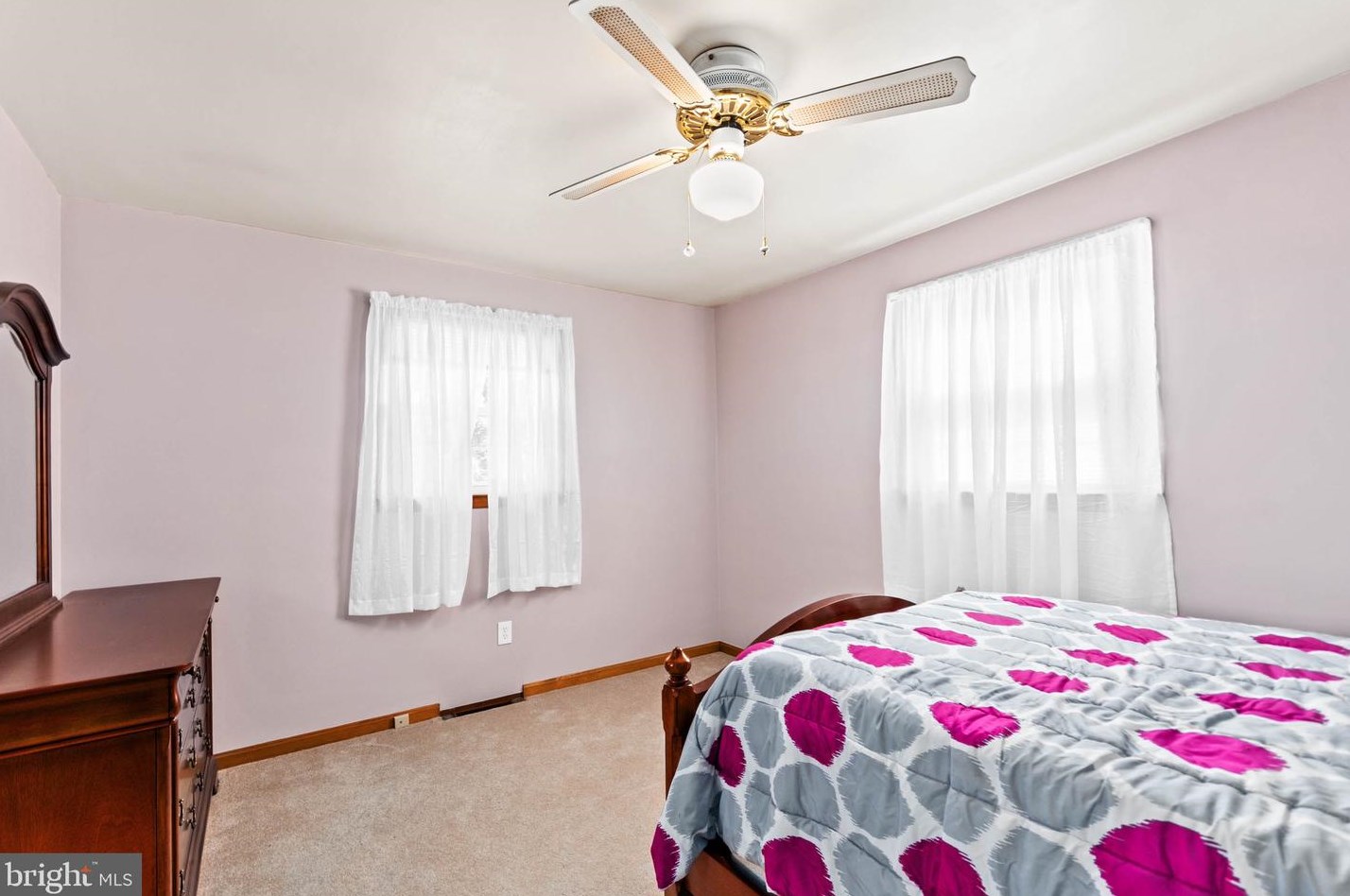 335 Pittsfield St, Pennsville NJ 08070-1924 exterior