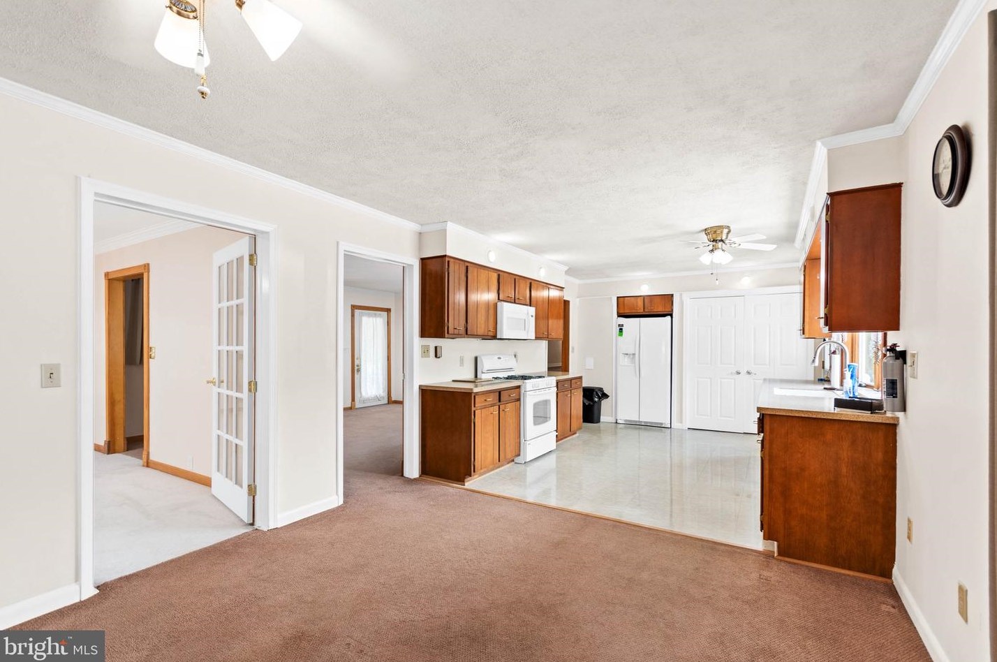 335 Pittsfield St, Pennsville NJ 08070-1924 exterior